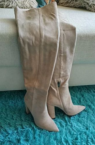 Customer photo review of Solid Color Feminine Pointed Toe Block Boots