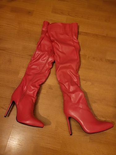 Customer photo review of Solid Color Romantic Zipper Stiletto Boots