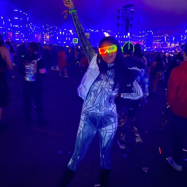 Customer photo review of Broken Mirror Costume