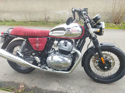 Customer photo review of Housse de Selle cuir Lie de vin pour Royal Enfield