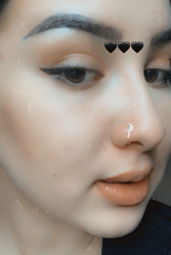 Customer photo review of Faux piercing au nez lune