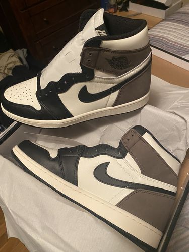 Customer photo review of Jordan 1 Retro High Dark Mocha