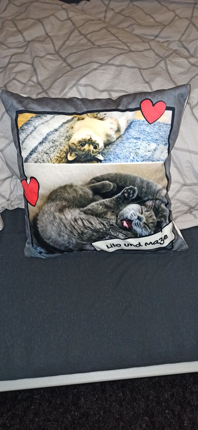 Customer photo review of Fotokissen mit Herzchen - Individuelles Kissen