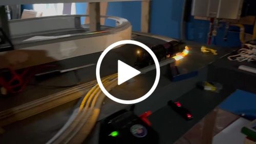 Customer video review of Lionel 2025010 Lighted FasTrack 10" Straight 4-Pack, O Scale