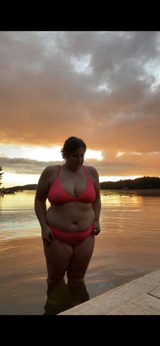 Customer photo review of 'Uplift' Plunging Bikini Top