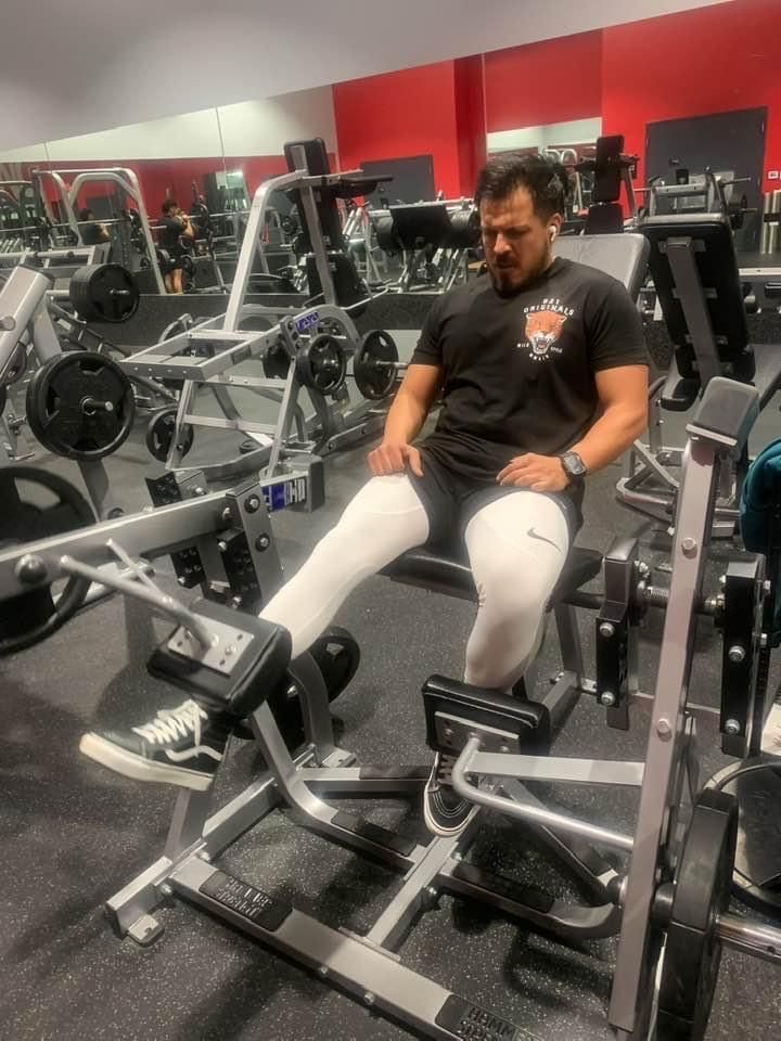 Customer photo review of WILD STYLE DROP-CUT T-SHIRT - BLACK