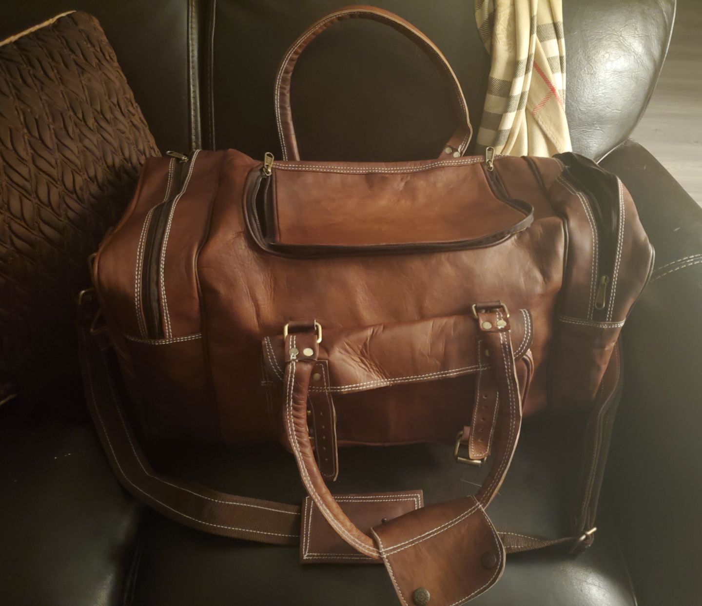 Customer photo review of Genuine Leather Traveler Overnight Weekender Duffle Bag