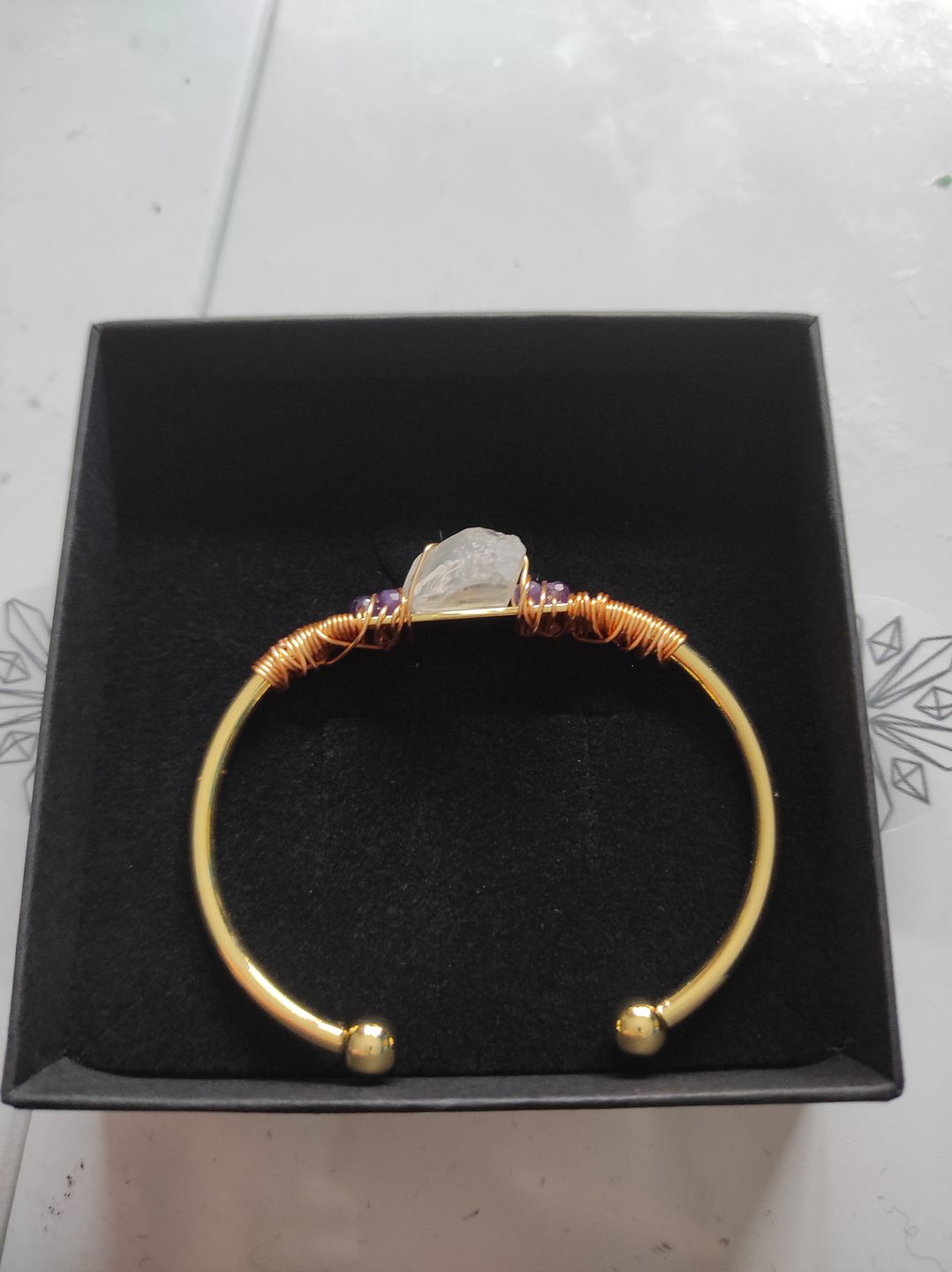 Customer photo review of Bracelet "Intuitive" - Cristal de roche et Améthyste