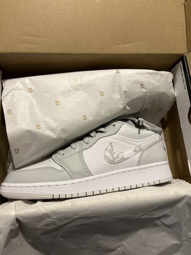 Customer photo review of Nike Air Jordan 1 Low SE 'White Camo' Women's (GS)