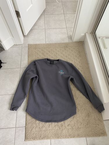 Customer photo review of DIAMOND PALM DROP-CUT CREWNECK - GRAPHITE