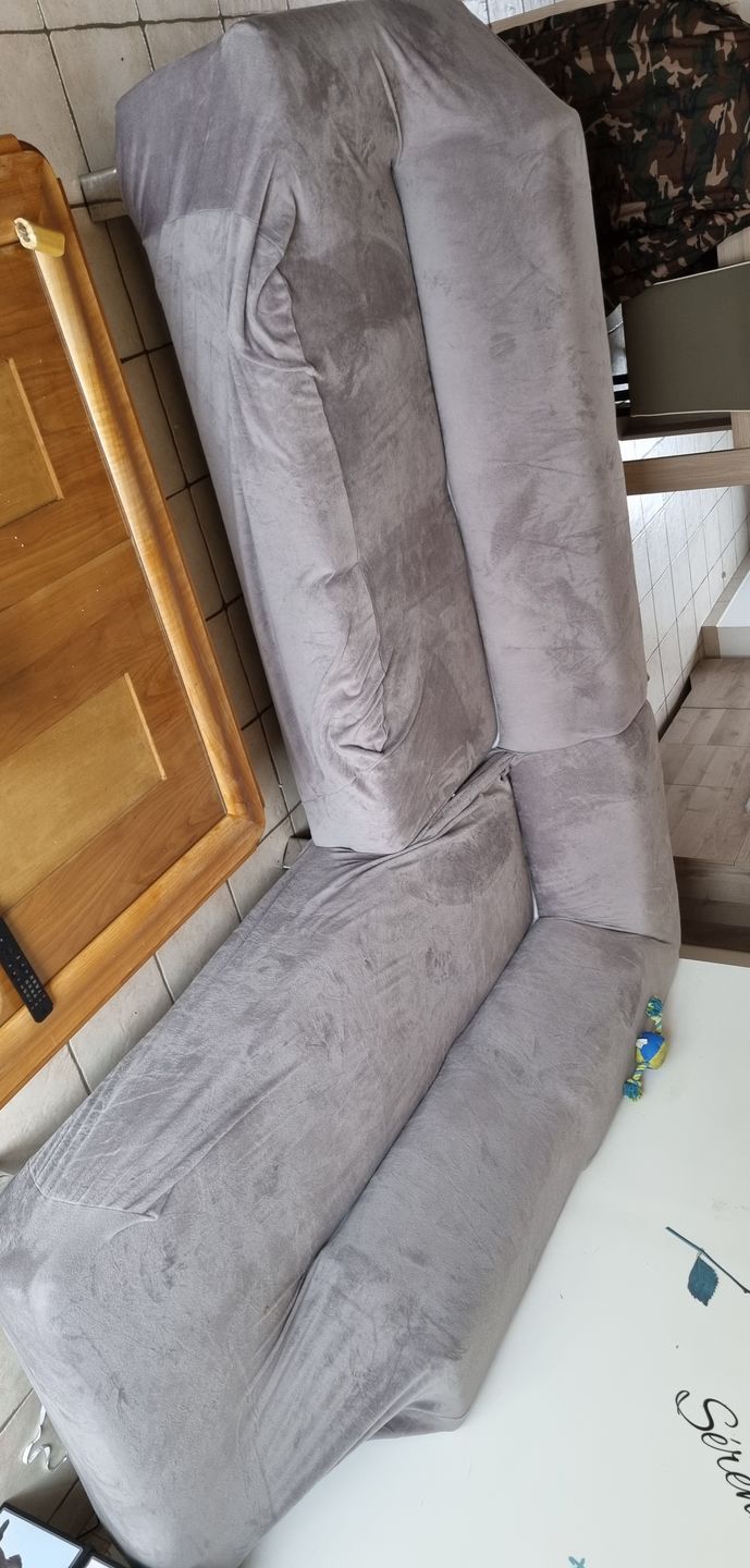 Customer photo review of Gris clair - Housses en velours Extensibles de Fauteuil et Canapé