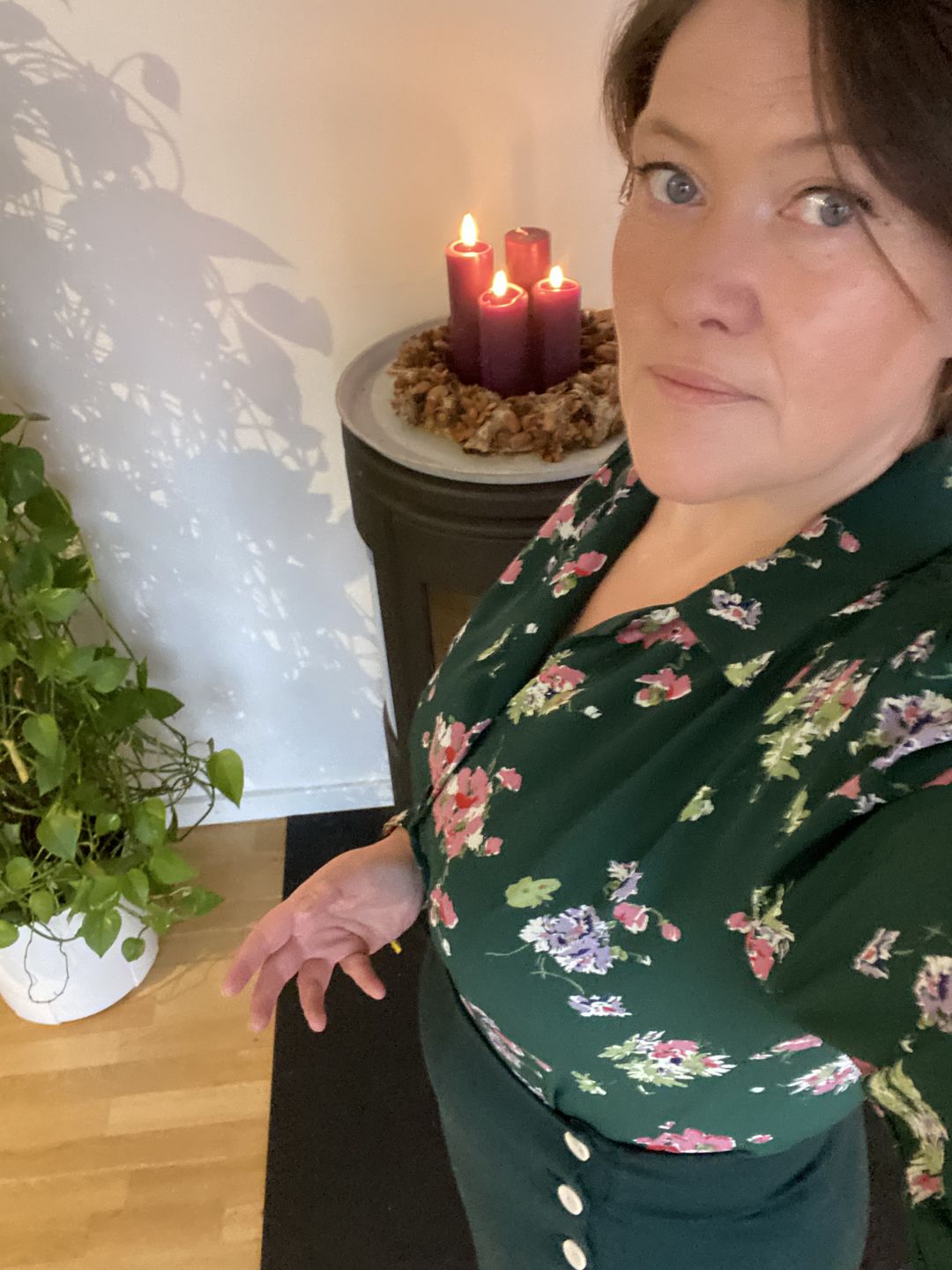 Customer photo review of Højtaljede swing bukser i grøn