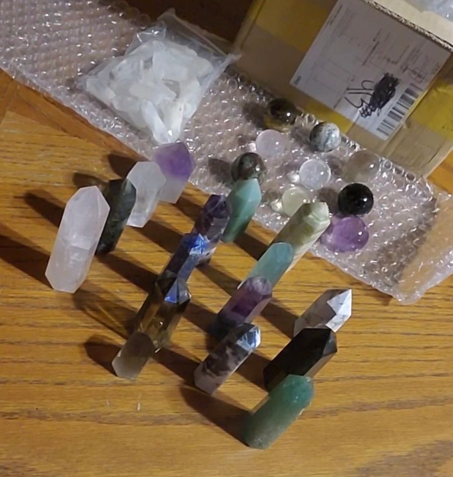 Customer photo review of 45 Crystal Super Pack - 16 Points, 9 Spheres & 20 Quartz Shards