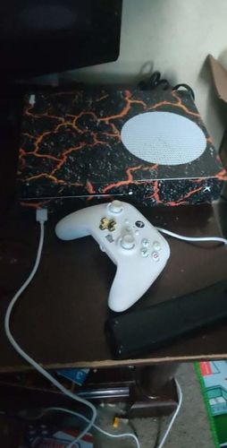 Customer photo review of Magma - Xbox One S Console Skin