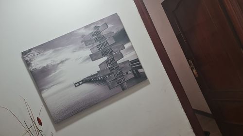 Customer photo review of Lienzo Muelle de Madera con Nombres Personalizados