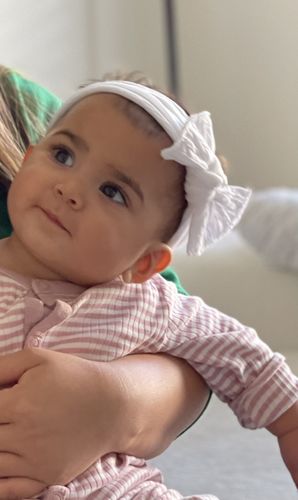 Customer photo review of Cable knit bow in white