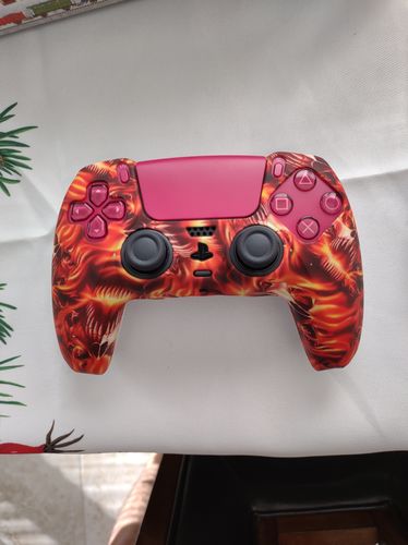 Customer photo review of Wildfire - PS5 Controller Skin