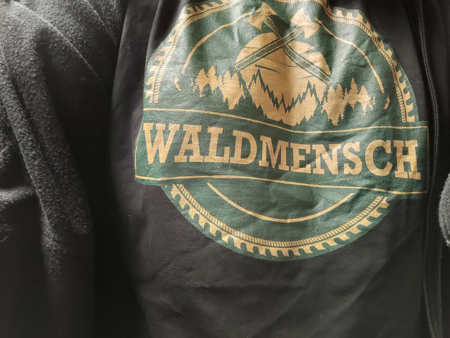Customer photo review of Der Waldmensch  - Herren Premium Organic Shirt