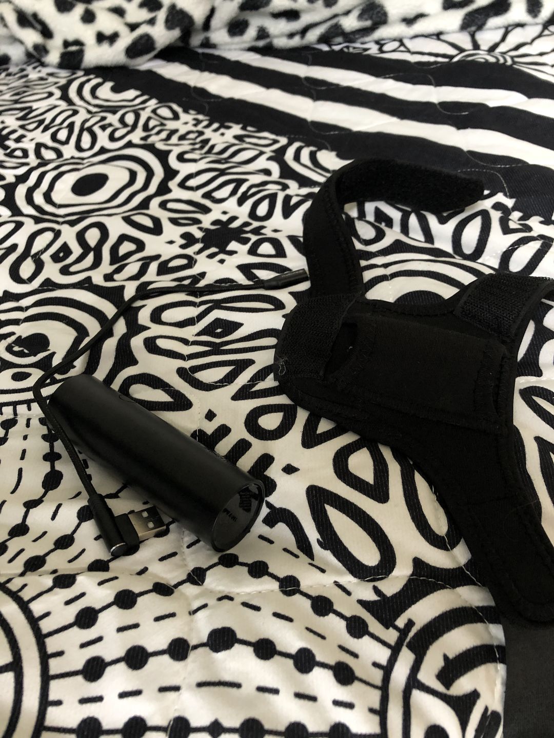 Customer photo review of Valve Index Wrist Mounted Battery Kit - Accessory That Charges Your Controllers While Playing