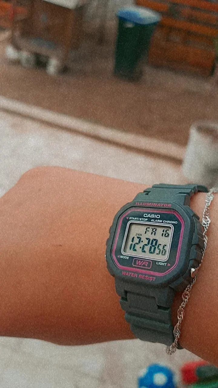 Customer photo review of Reloj Casio Vintage LA-20WH-8ADF Gris Rosado