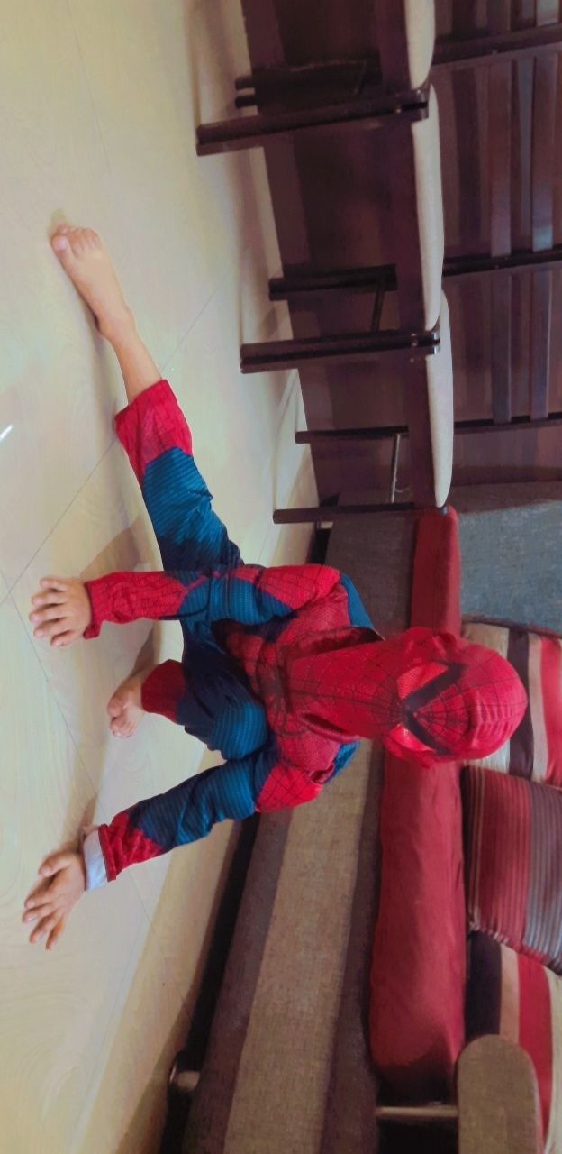 Customer photo review of Fancydresswale Spiderman Premium Muscles Costume