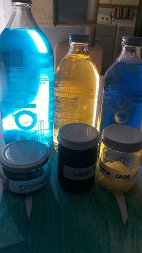 Customer photo review of Detergente y suavizante de ROPA con olor