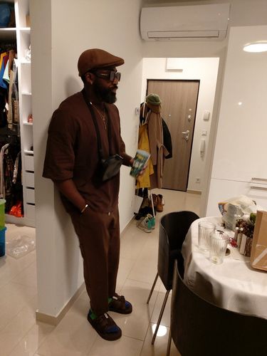 Customer photo review of Gustavo - Brown