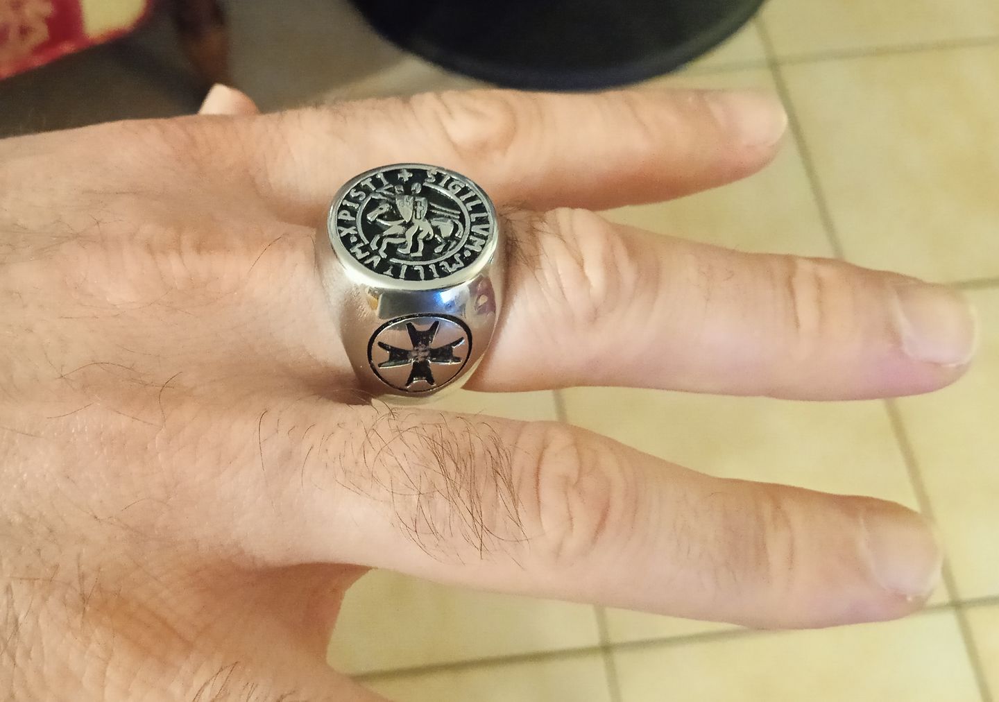 Customer photo review of Bague du Chevalier