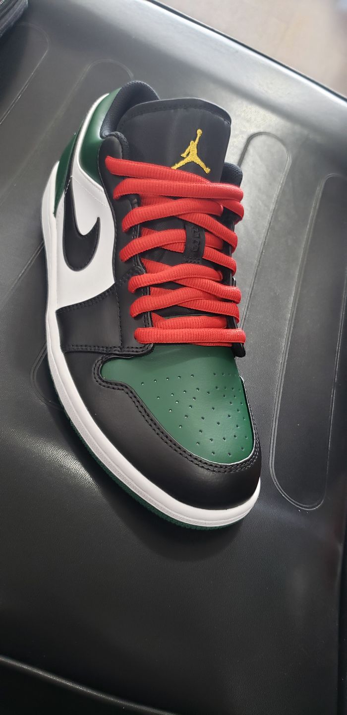 Customer photo review of Thick Oval Shoe Laces (Nike SB Laces)