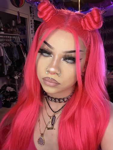 Customer photo review of EYEVOS Gridding White Colored Contact Lenses