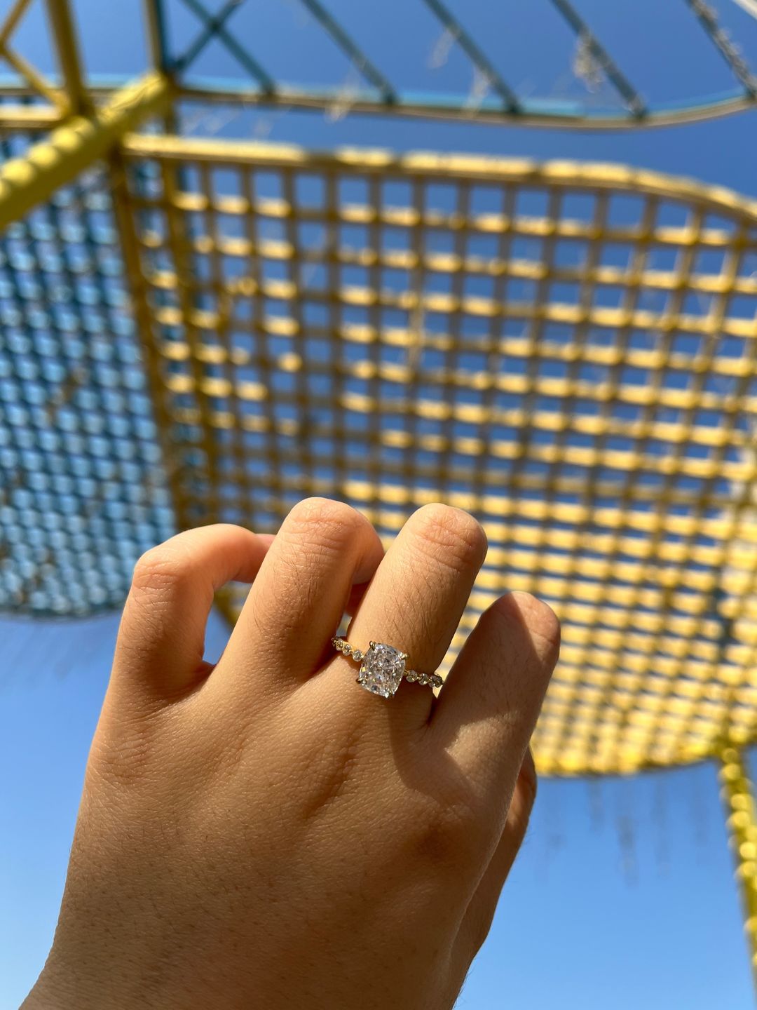 Customer photo review of Louily Exquisite 2.0 Carat Cushion Cut Engagement Ring