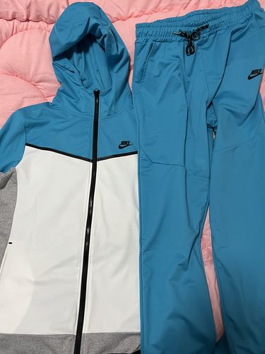 Customer photo review of NIKE Tech Fleece Tracksuit