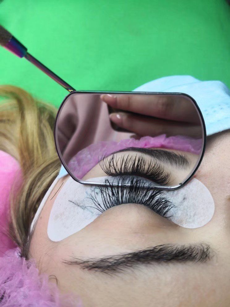 Customer photo review of Eyelash Extension Mirror - Large