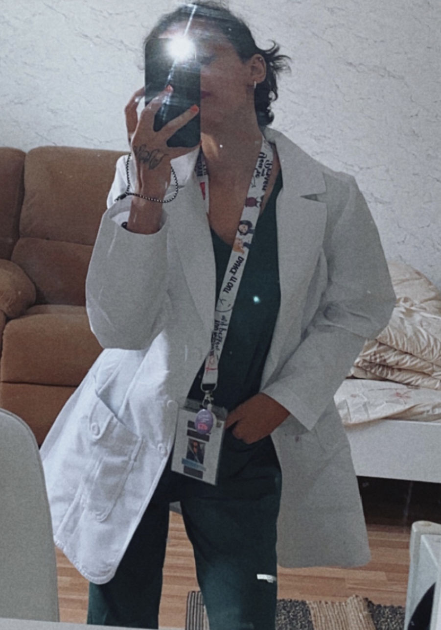 Customer photo review of لابكوت ليلي جريز اناتومي ~ Lily Lab Coat Grey's Anatomy