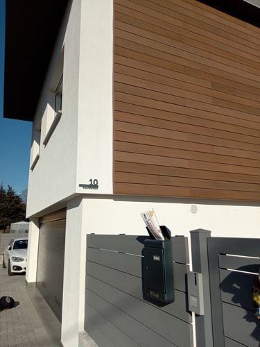 Customer photo review of Numero civico e testo sagomato modello Line 02 Acrilico