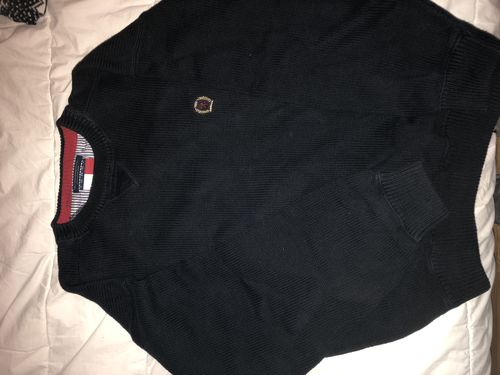 Customer photo review of Vintage Tommy Hilfiger Knitted Sweatshirt Size XL
