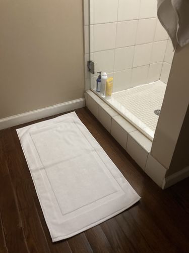 Customer photo review of Renewed Air Weight Organic Bath Mat