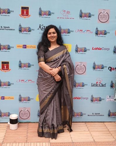 Customer photo review of GREY WOVEN SOUTH SILK SAREE