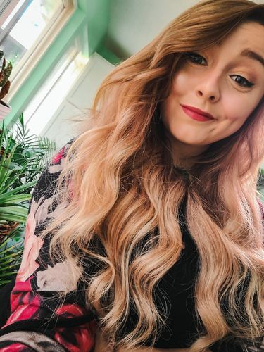 Customer photo review of Full Shine Tape in Hair Extensions Human Hair 100 Grams Balayage (#8/60/18)