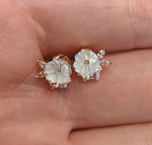 Customer photo review of Boucles d'oreilles Valentine