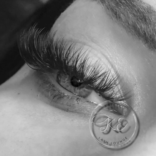 Customer photo review of Super Easy Fan Lash Extensions 0.03mm Self Fanning Lashes