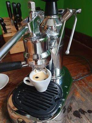 Customer photo review of Brown Bear Mambo Italiano Espresso Coffee, Strength 5, Dark Roast