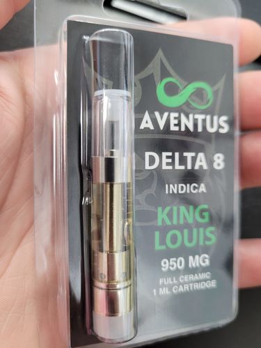 Customer photo review of King Louis Delta 8 Vape Cartridges