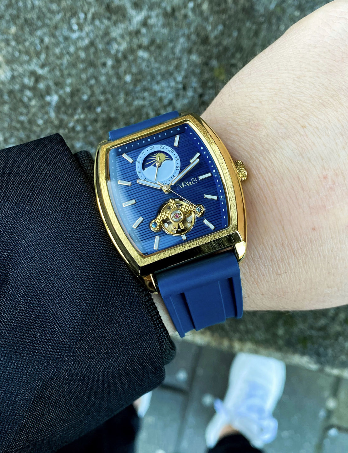Customer photo review of LUNAR GOLD