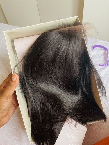 Customer photo review of YOLANDA - Peruvian Middle Part Lace Wig