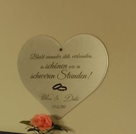 Customer photo review of Hochzeitsgeschenk - Dekoherz  "In schönen wie in schweren Stunden " aus edlem Stahl (personalisierbar)