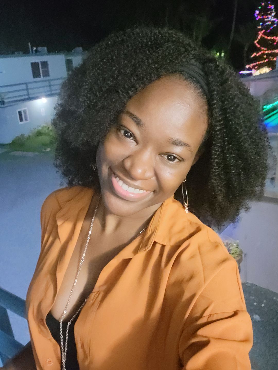 Customer photo review of Ashley Kinky Curly Human Hair Headband Wig