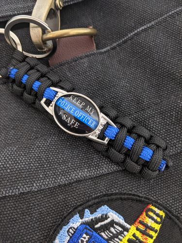 Customer photo review of Thin Blue Line " I Love my Policeman " Schlüsselanhänger