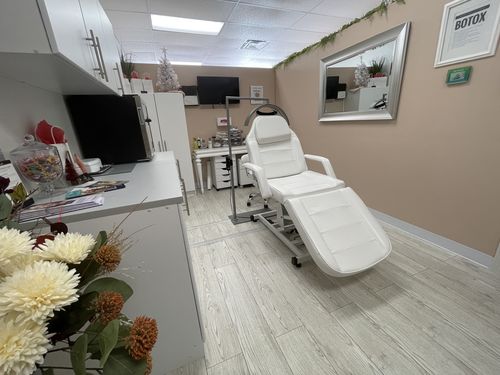 Customer photo review of CosmoGlo Original Light Bundle + Phone Clip