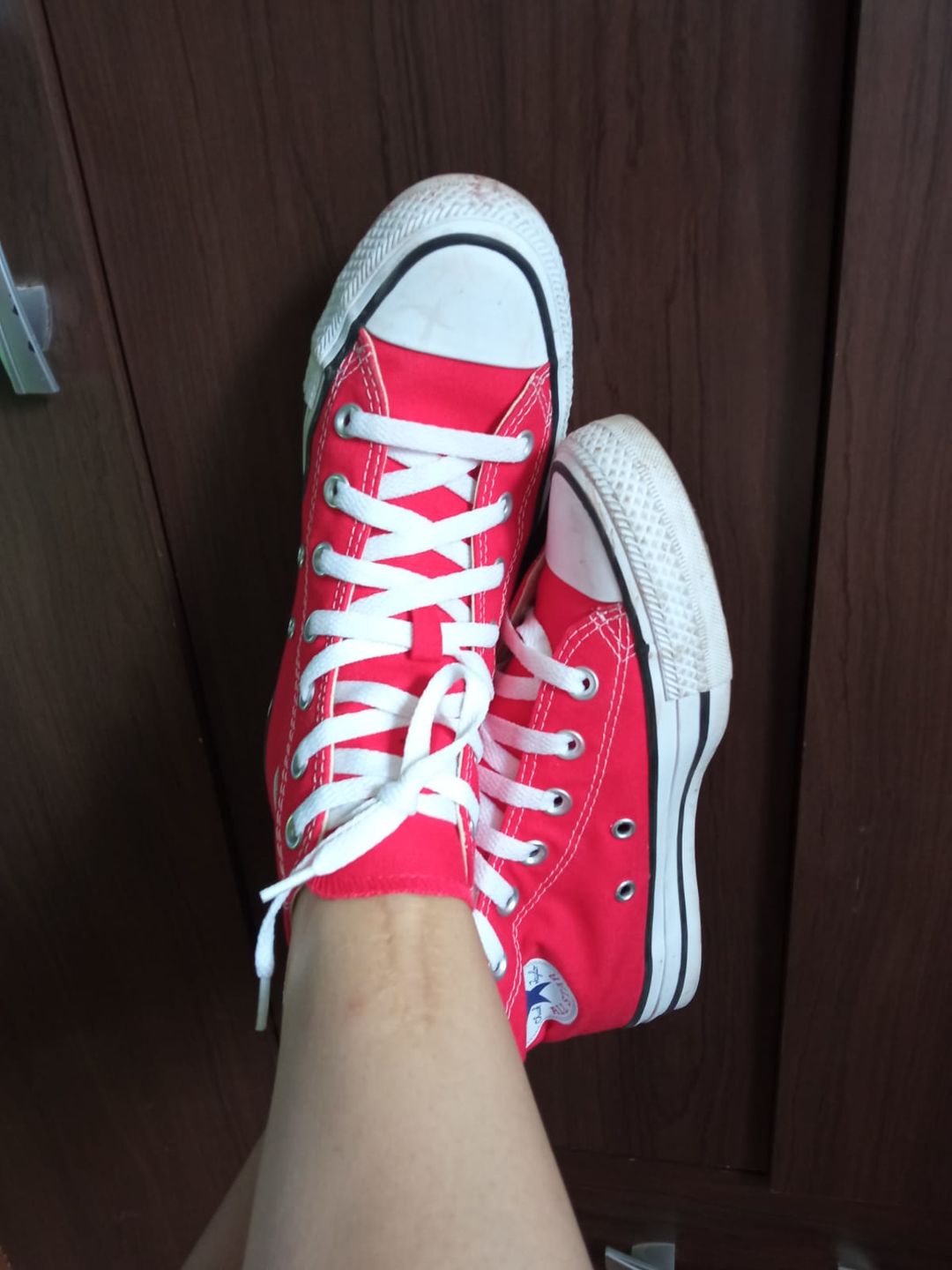 Customer photo review of Zapatilla Converse Chuck Taylor Hi Mujer Rojo